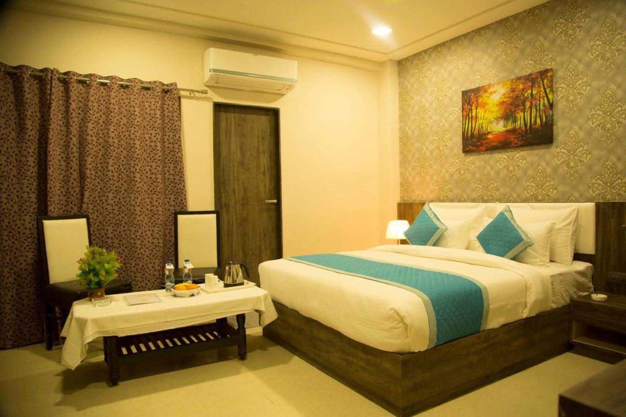 Hotel The Mewar Dabok Екстер'єр фото